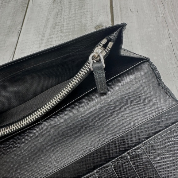 AUTHENTIC Prada wallet in black. - Picture 8 of 16